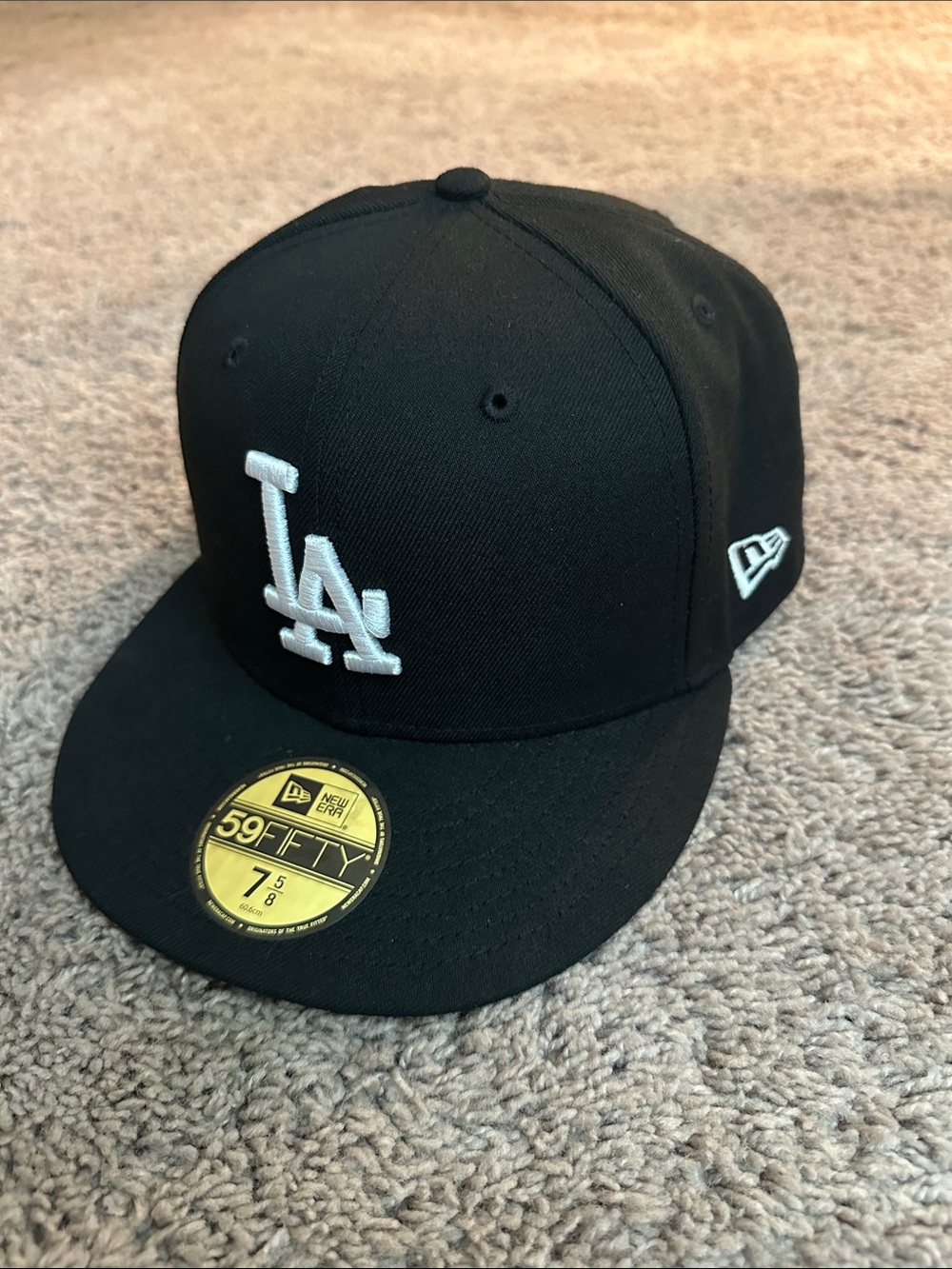 New Era LA Dodgers Fitted Cap - Black & White 7 5/8